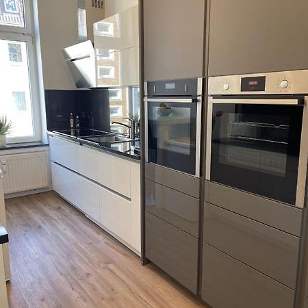Attraktive Wohnung Mit Balkon Zum Gruenen Hinterhof Schwerin  Eksteriør bilde