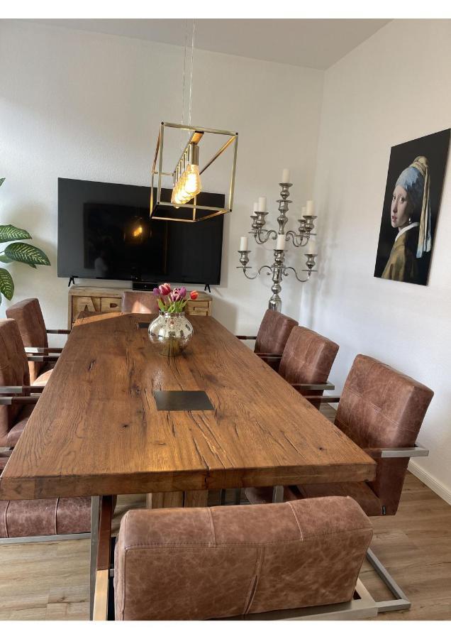 Attraktive Wohnung Mit Balkon Zum Gruenen Hinterhof Schwerin  Eksteriør bilde